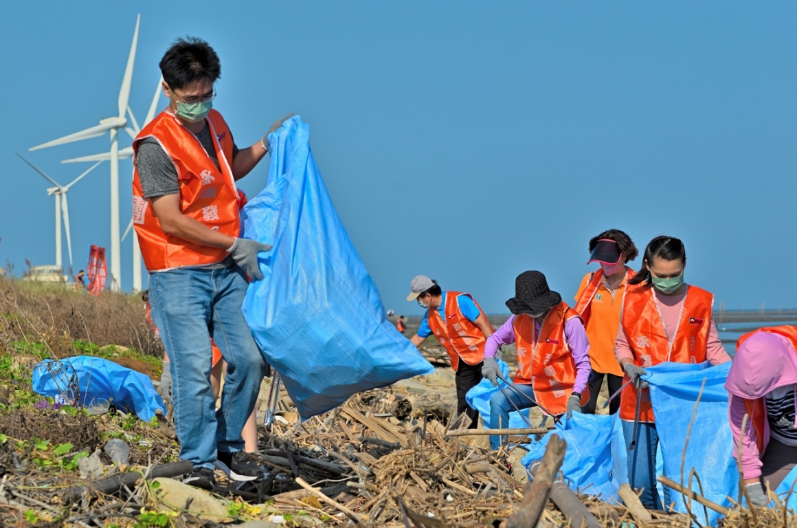 活動中1 大 活動中1 大