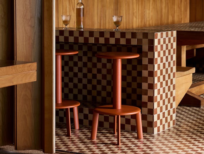 And tradition massif counter stool lifestyle6