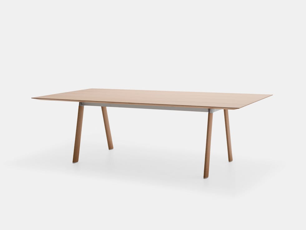 Andreu World Radial Table Oak