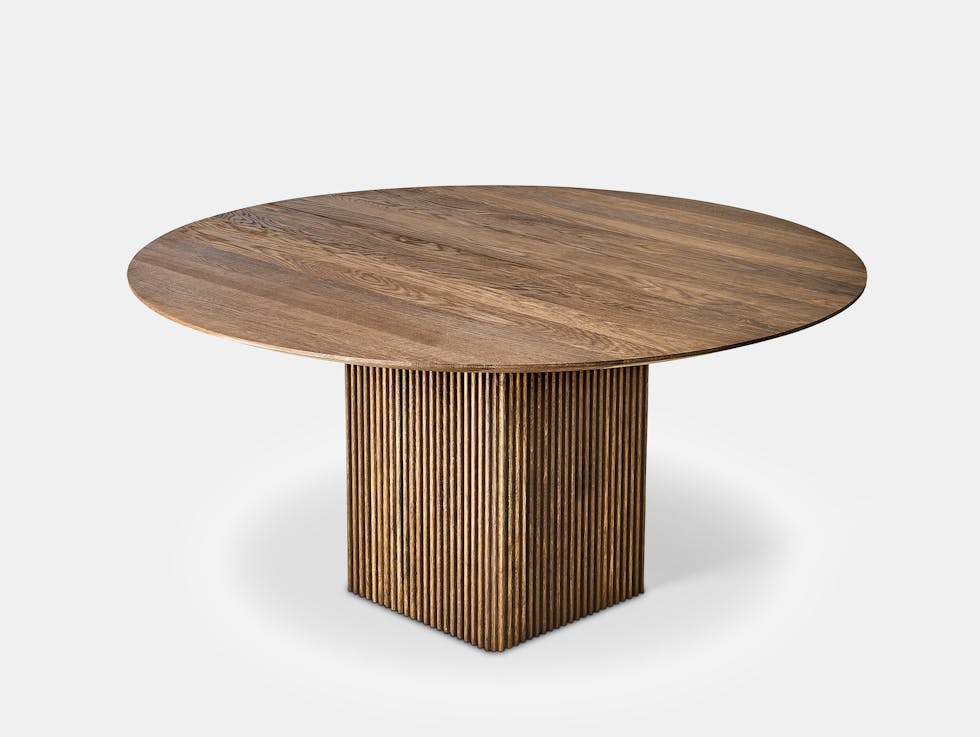 Dk3 ten table rnd smoked oak
