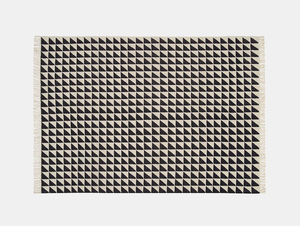 E15 Iza Rug Black White Philipp Mainzer