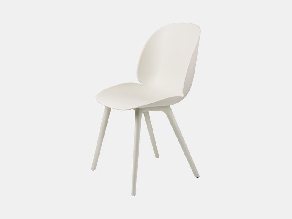 Gubi beetle outdoor chair alabaster white