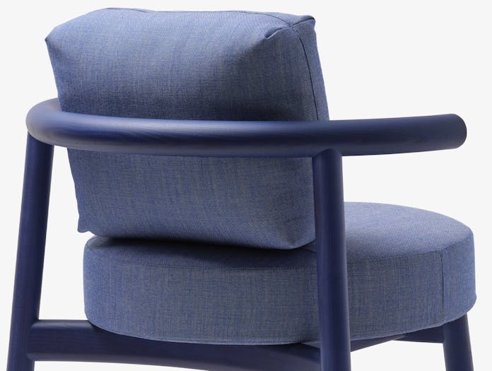 Mattiazzi studio nitzan cohen solo lounge chair neon blue ash lifestyle