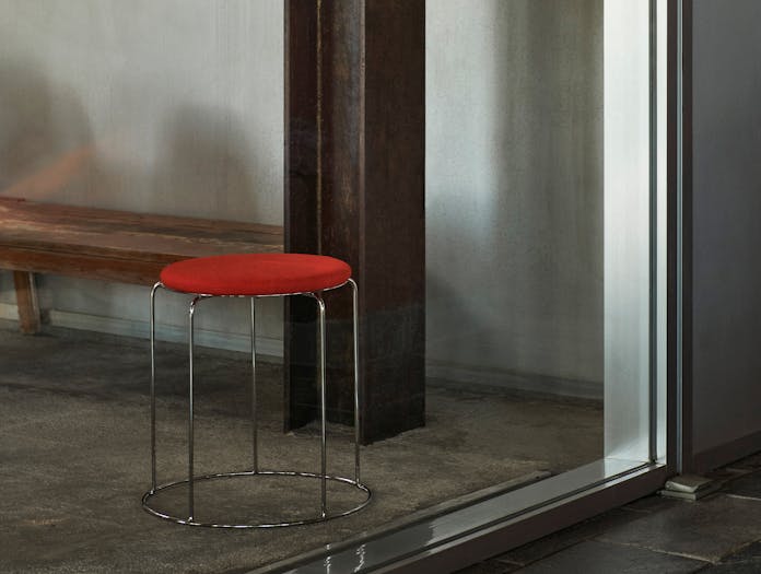 Tradition verner panton wire stool vp11 mirror polished steel hallingdal lifestyle5