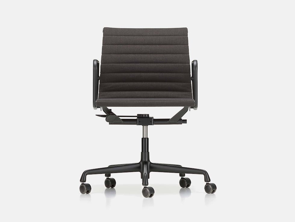 EA117 Eames Aluminium Group Chair image